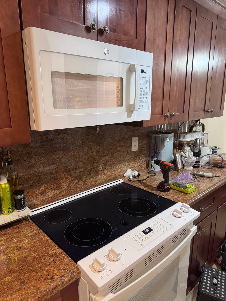 Microwave Diagnosis & Concierge Replacement in Hollywood, FL